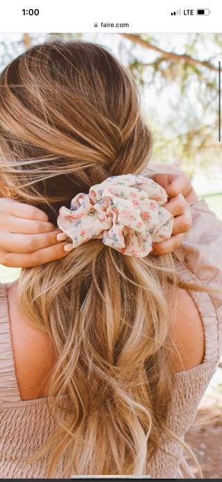 Flower scrunchies